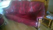 Burgundy Oak Frame 3-1-1 Leather Suite.